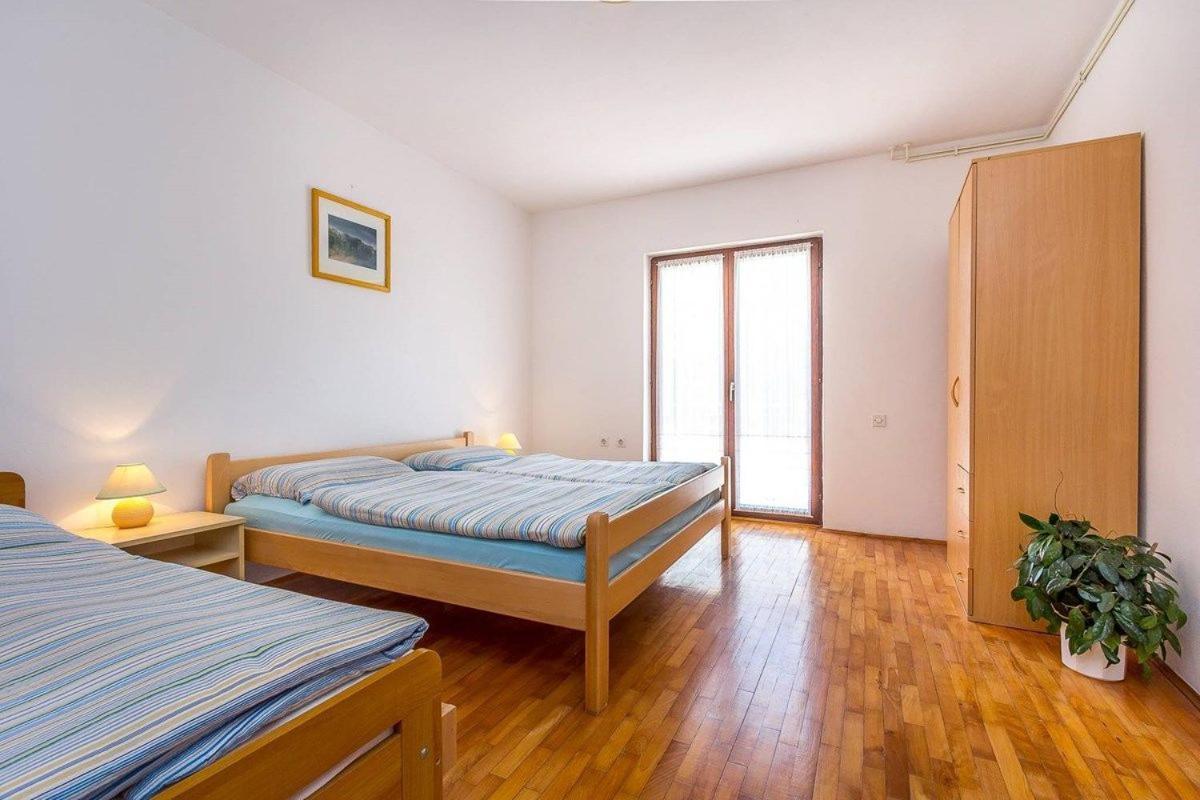 Apartments Dragica Valbandon Exterior foto