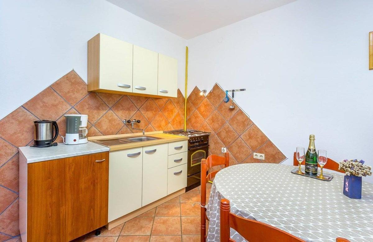 Apartments Dragica Valbandon Exterior foto